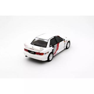 MITSUBISHI LANCER EVO III SCOTIA WHITE W83 1995 OttO mobile 1:18 Resinemodell (Türen, Motorhaube... nicht zu öffnen!)